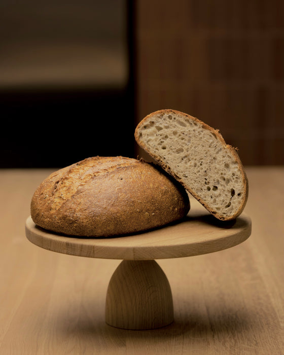 Sourdough duona su kanapių sėklomis